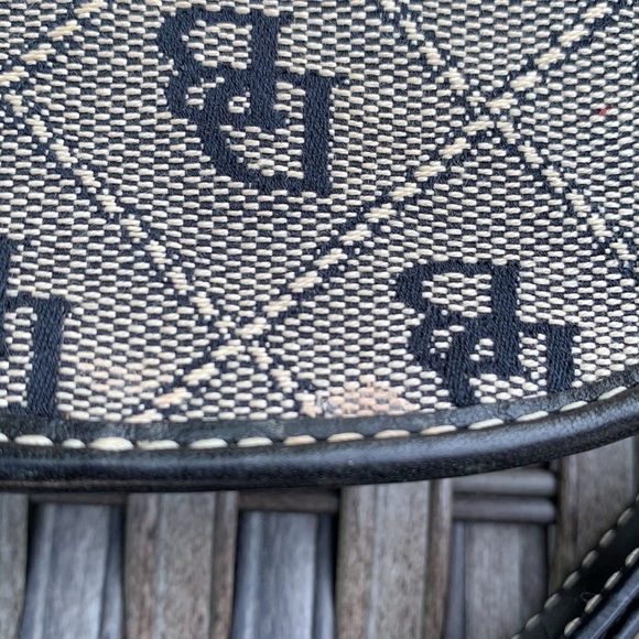 VINTAGE DOONEY & BOURKE Signature Jacquard and Black Leather Wristlet - Picture 3 of 14